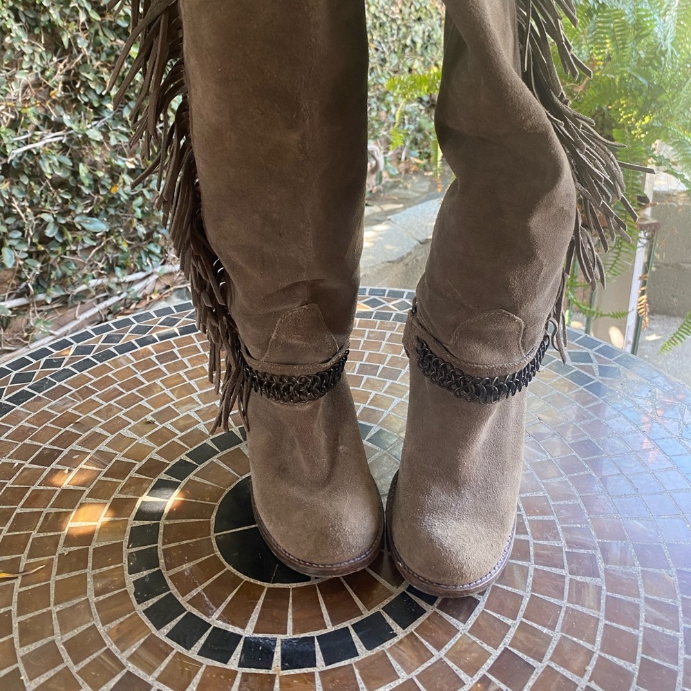 In good condition Mia Suede fringe boots